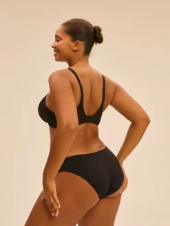 Soutien-gorge avec armatures moulé décolleté plongeant - Noir