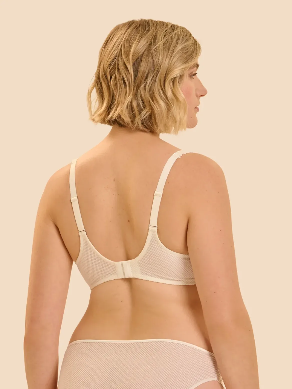 Soutien-gorge emboitant pour poitrine généreuse - Naturel