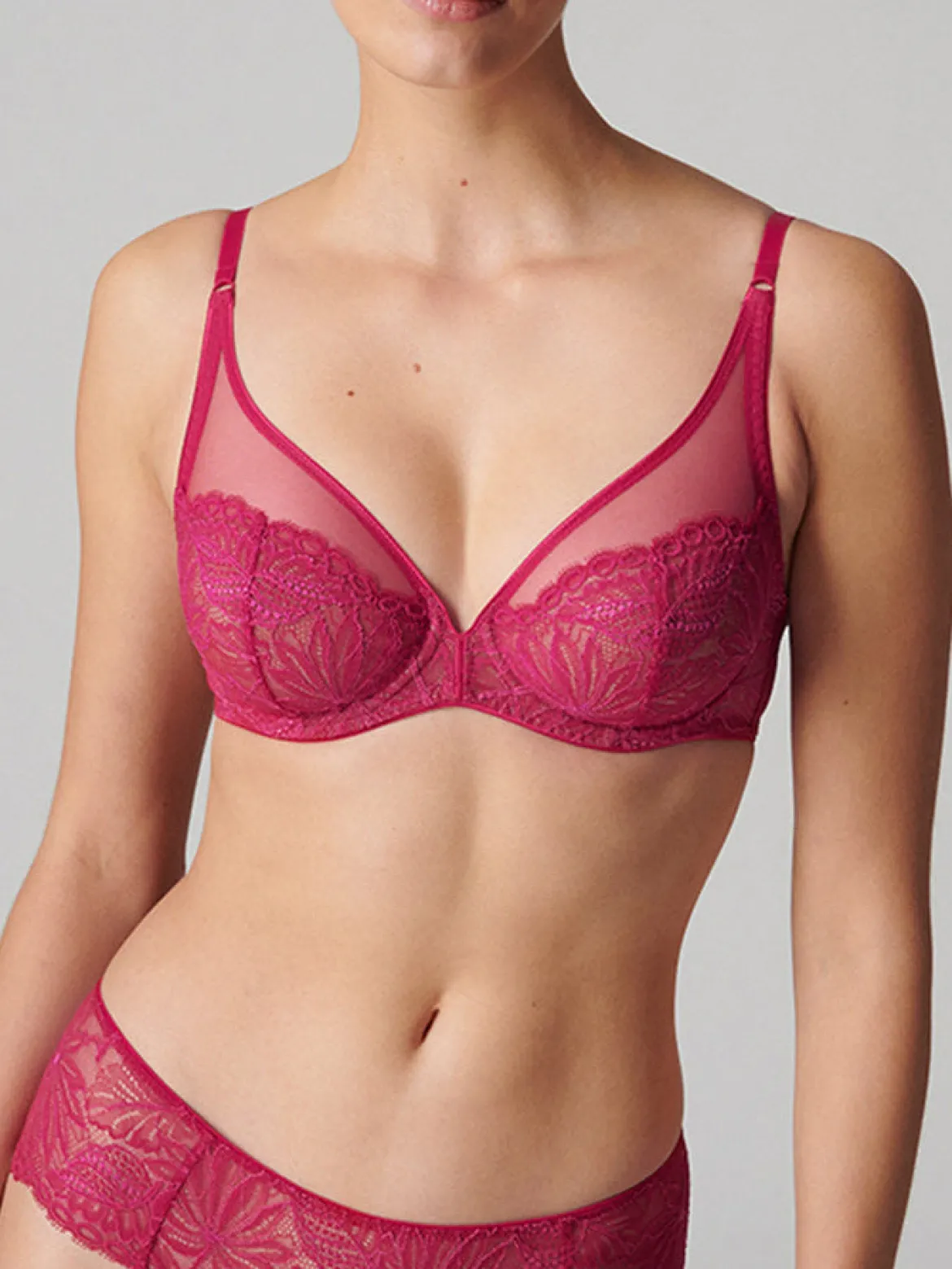Soutien-gorge triangle emboitant décolleté plongeant - Framboise